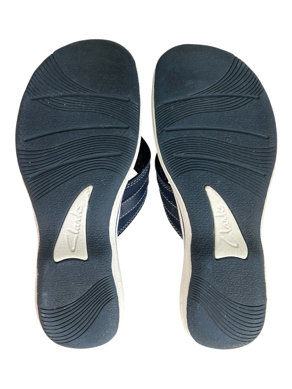 Clarks Cloudsteppers Breeze Sea Flip Flops Navy Blue Floral Print Womens Medium - Picture 9 of 11